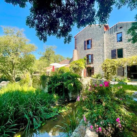 Le Moulin Du Guy, Proche Du Puy Dufou Bed and Breakfast Chanverrie Buitenkant foto