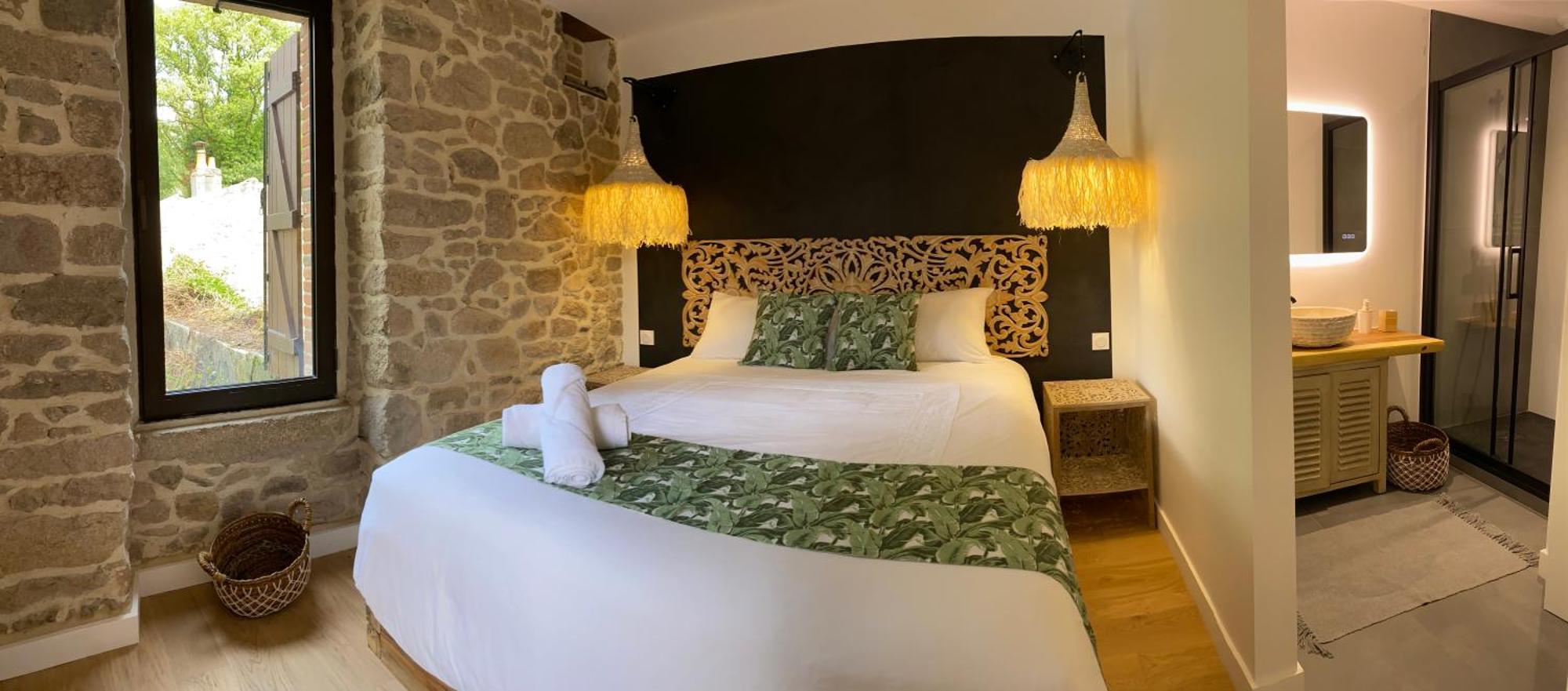 Le Moulin Du Guy, Proche Du Puy Dufou Bed and Breakfast Chanverrie Buitenkant foto
