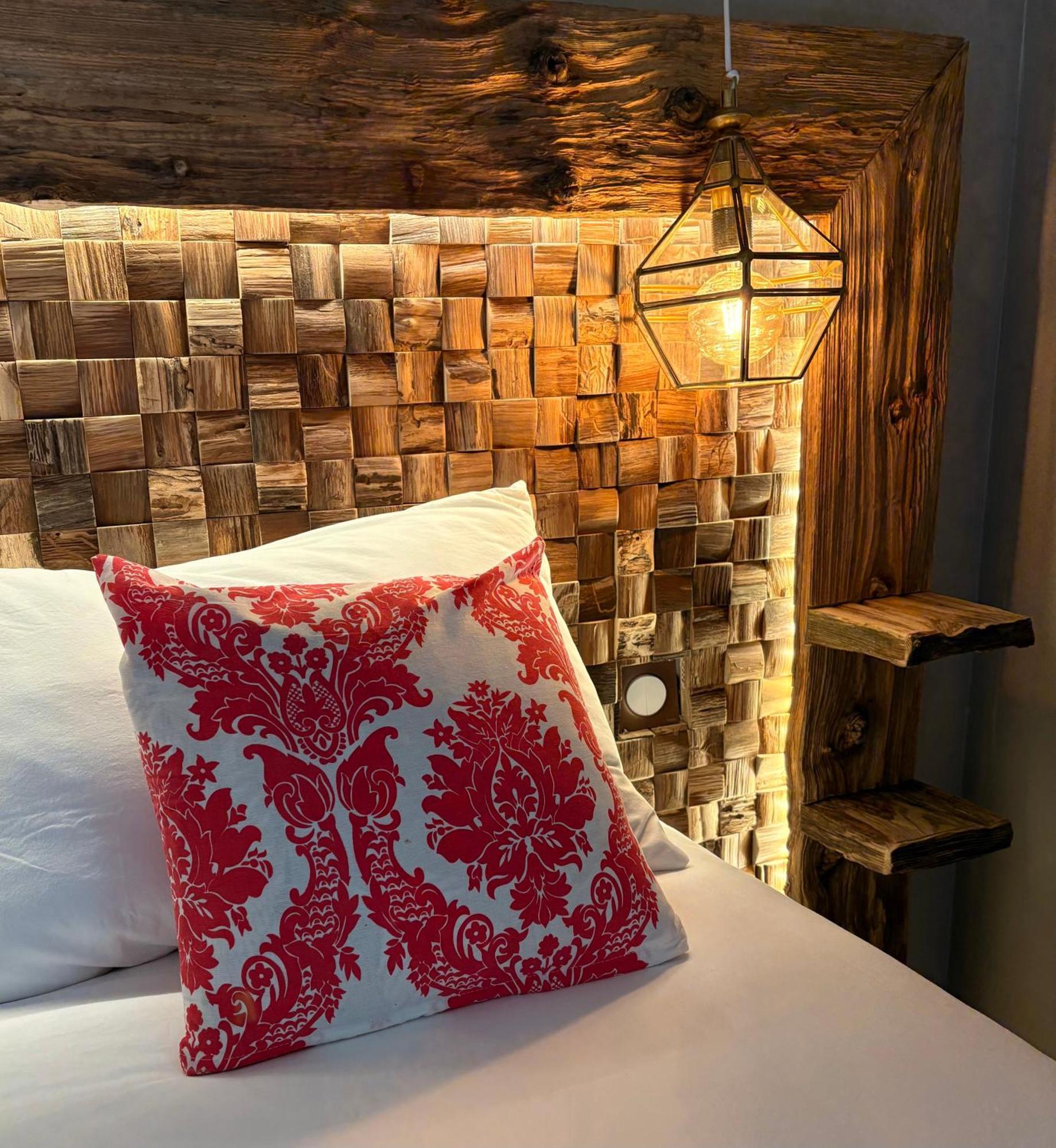 Le Moulin Du Guy, Proche Du Puy Dufou Bed and Breakfast Chanverrie Buitenkant foto