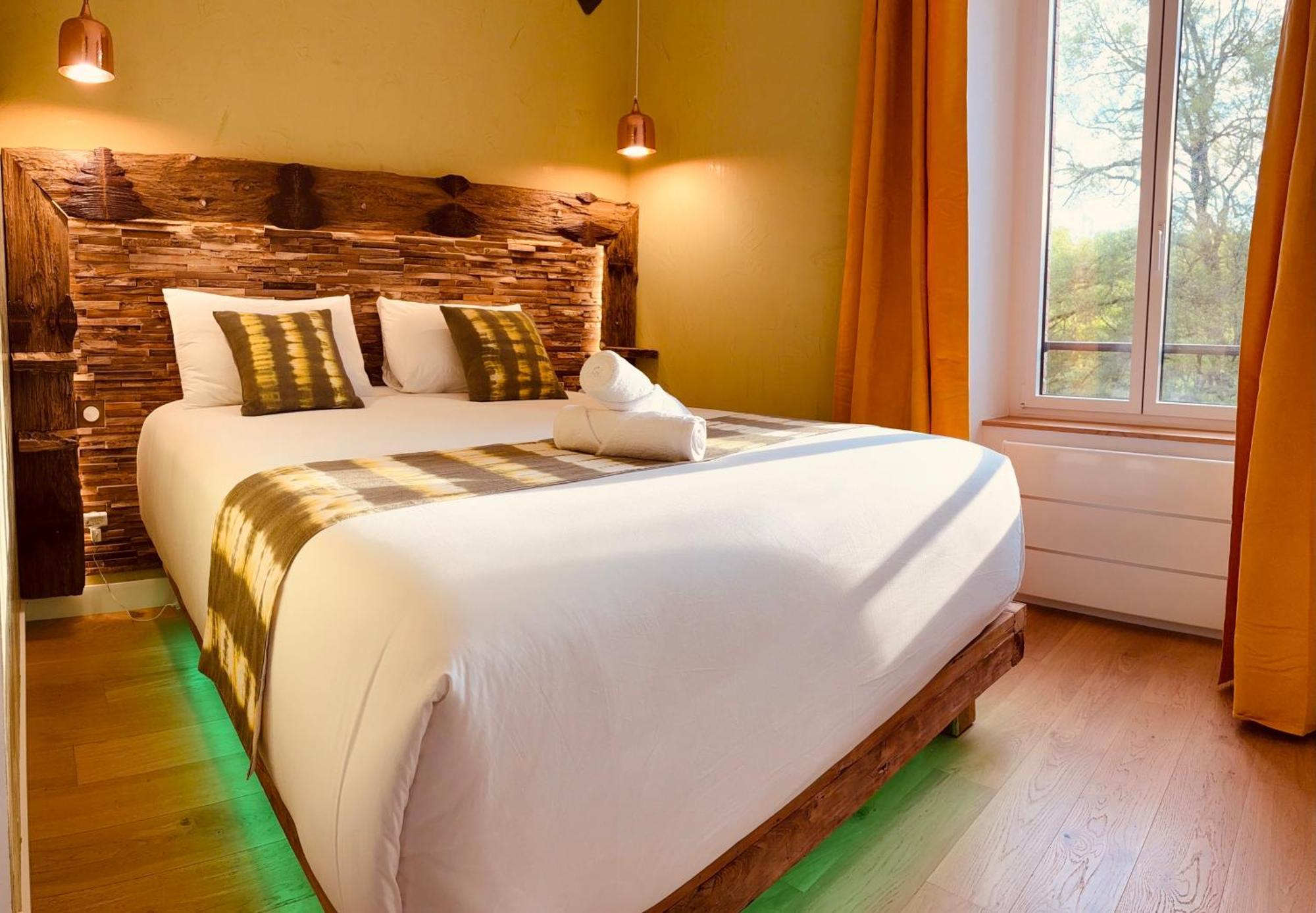 Le Moulin Du Guy, Proche Du Puy Dufou Bed and Breakfast Chanverrie Buitenkant foto