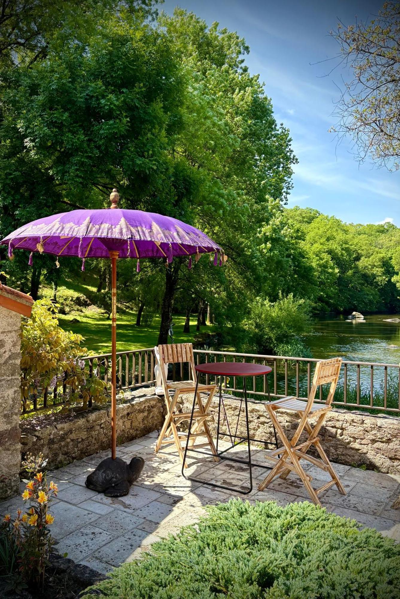 Le Moulin Du Guy, Proche Du Puy Dufou Bed and Breakfast Chanverrie Buitenkant foto