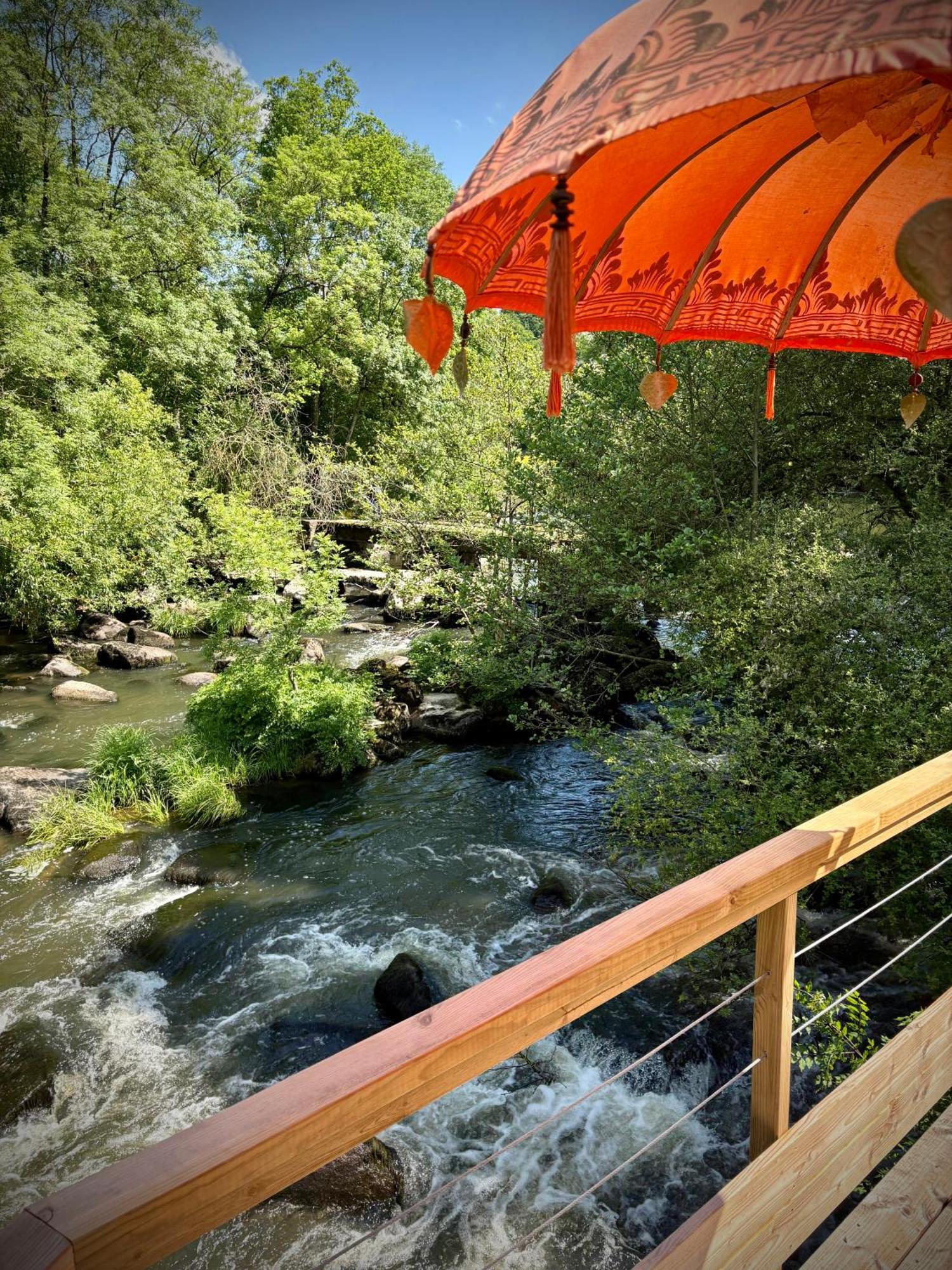 Le Moulin Du Guy, Proche Du Puy Dufou Bed and Breakfast Chanverrie Buitenkant foto